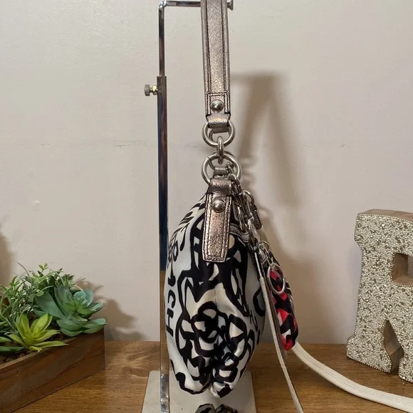 ✨Sold✨ Coach Poppy Floral Graffiti Groovy Shoulder Bag - Picture 5 of 14